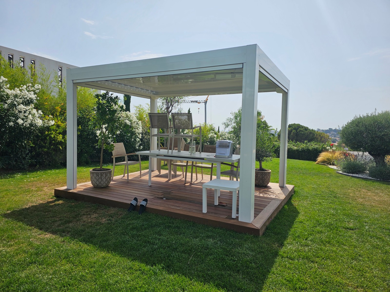 Installation et pose d'une pergola bioclimatique Open à Marseille