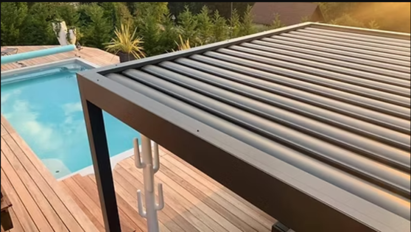 PERGOLA BIOCLIMATIQUE A LAMES ORIENTABLES